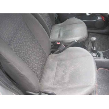 ford fiesta berlina (dx) del año 2000