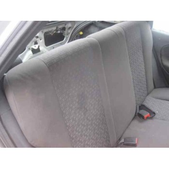 ford fiesta berlina (dx) del año 2000