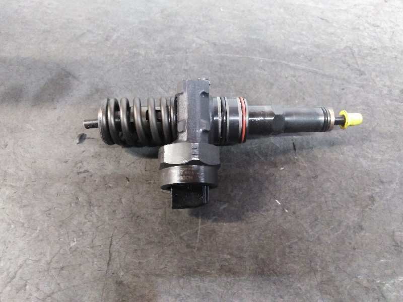 Recambio de inyector para volkswagen passat berlina (3b3) 1.9 tdi referencia OEM IAM 038130073AA  