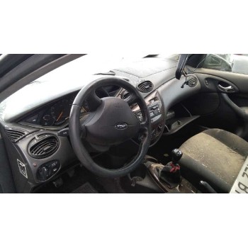 ford focus berlina (cak) del año 2000