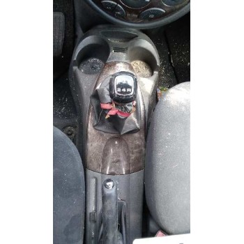 ford focus berlina (cak) del año 2000