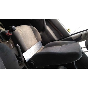 ford focus berlina (cak) del año 2000