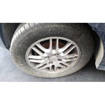 ford focus berlina (cak) del año 2000