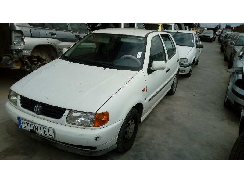 VOLKSWAGEN POLO BERLINA (6N1)