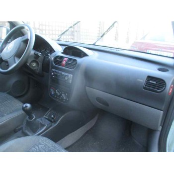 opel corsa c del año 2001