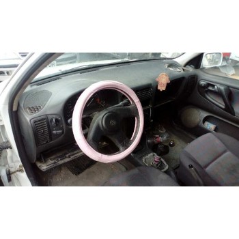 volkswagen polo berlina (6n1) del año 1997