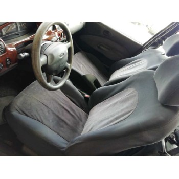 ford escort berlina del año 1998