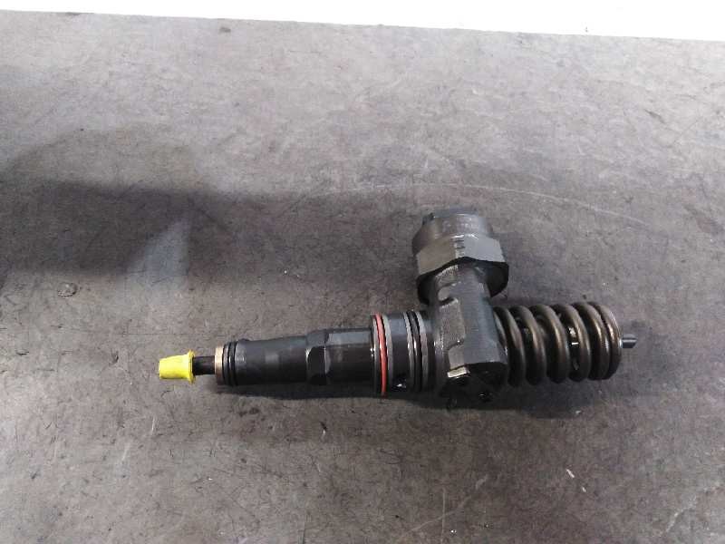 Recambio de inyector para volkswagen passat berlina (3b3) 1.9 tdi referencia OEM IAM 038130073AA  