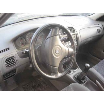 mazda 323 berlina f/s (bj) del año 1998