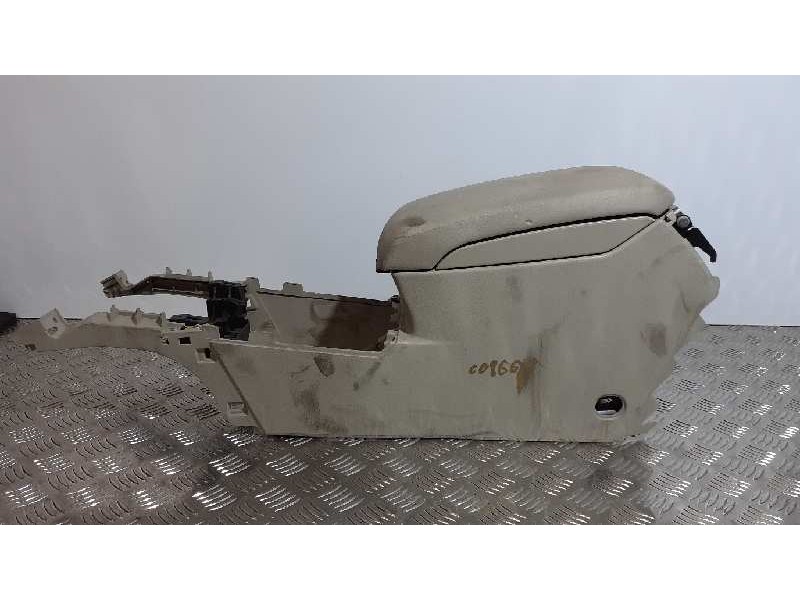 Recambio de apoyabrazos central para subaru legacy lim. b14 limited referencia OEM IAM 92174AJ000 GRIS CLARO 