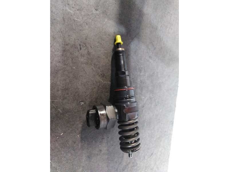 Recambio de inyector para volkswagen passat berlina (3b3) 1.9 tdi referencia OEM IAM 038130073AA  