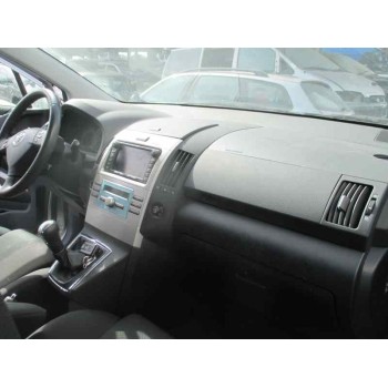 toyota corolla verso (r1) del año 2005