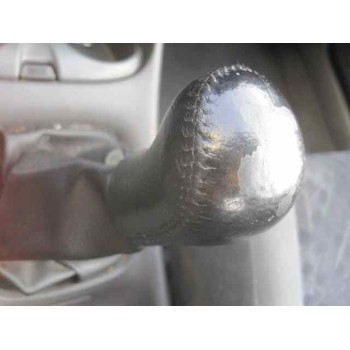 mazda 323 berlina f/s (bj) del año 1998