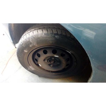 ford focus berlina (cak) del año 2000