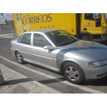 opel vectra b berlina del año 2000