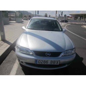 opel vectra b berlina del año 2000
