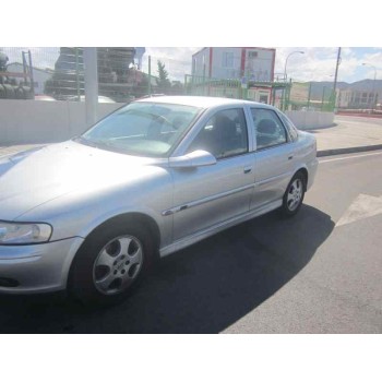 opel vectra b berlina del año 2000
