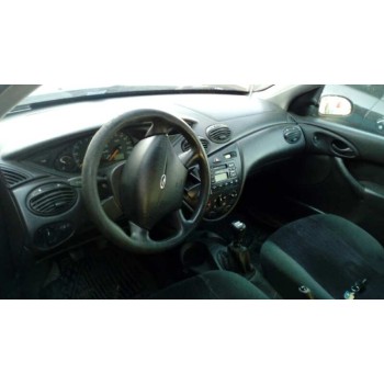 ford focus berlina (cak) del año 2000