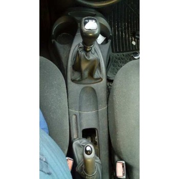 ford focus berlina (cak) del año 2000