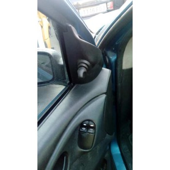 ford focus berlina (cak) del año 2000