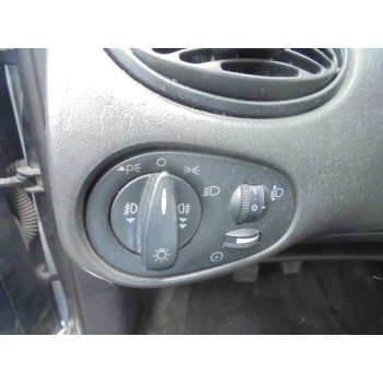 ford focus berlina (cak) del año 2002