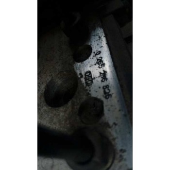 toyota avensis berlina (t 22) del año 2001