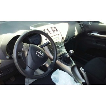 toyota auris del año 2009