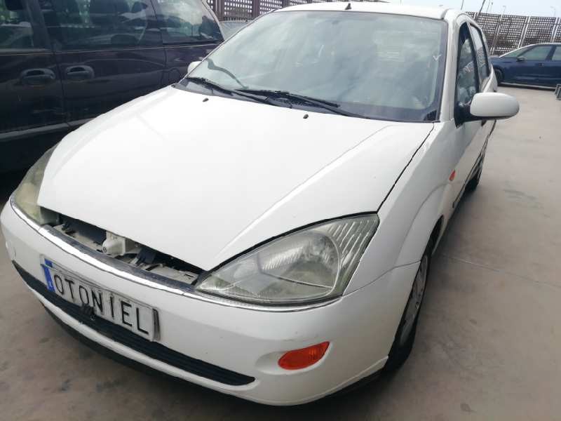 ford focus berlina (cak) del año 2001