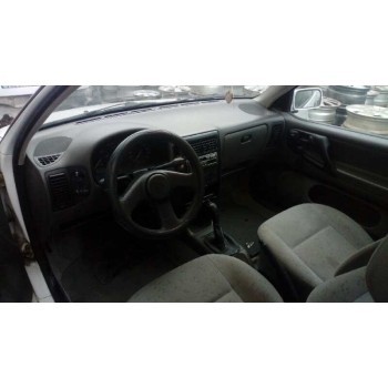 volkswagen polo berlina (6n1) del año 1997