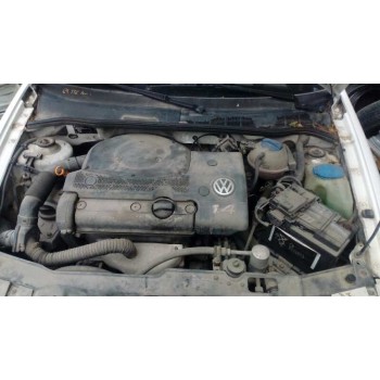 volkswagen polo berlina (6n1) del año 1997