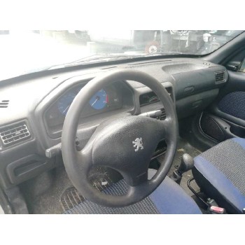 peugeot 106 (s2) del año 2001