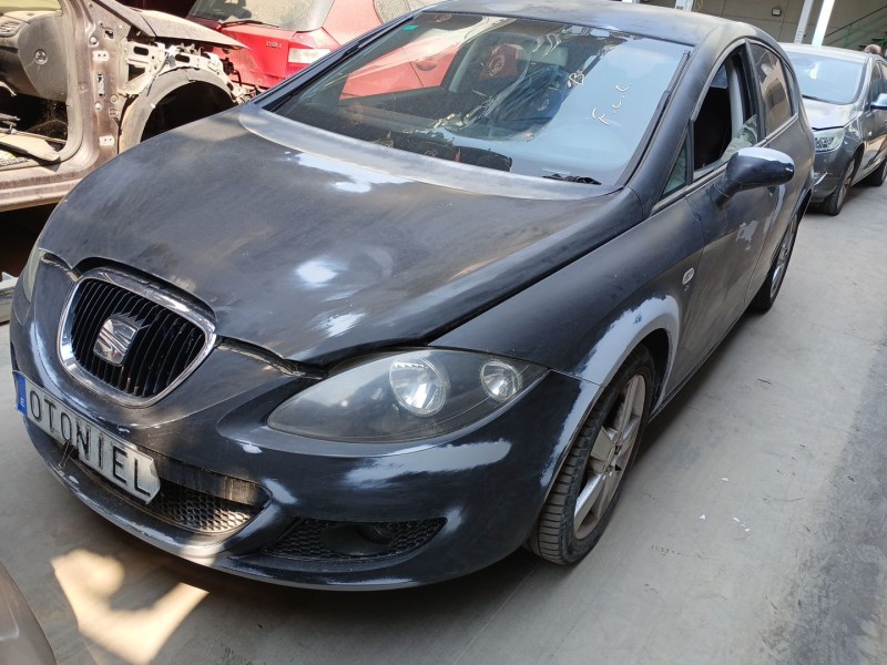 SEAT LEON (1P1)