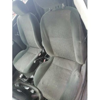 ford focus berlina (cak) del año 2001