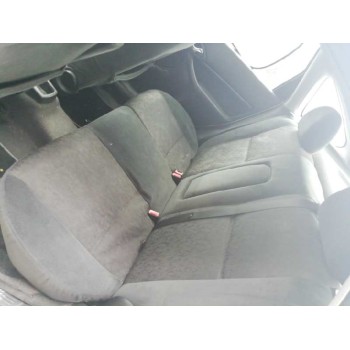 ford focus berlina (cak) del año 2001