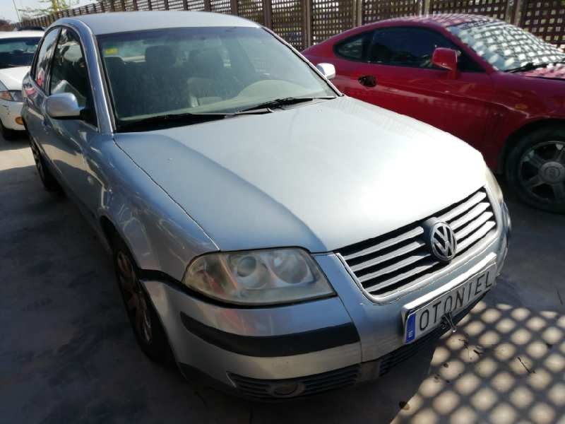 VOLKSWAGEN PASSAT BERLINA (3B3)
