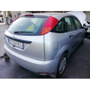 ford focus berlina (cak) del año 2000