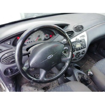 ford focus berlina (cak) del año 2000