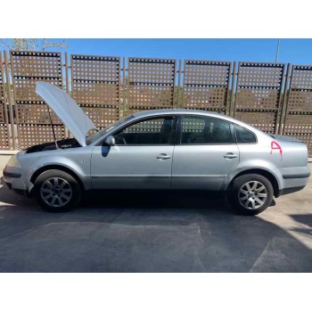 VOLKSWAGEN PASSAT BERLINA (3B3)