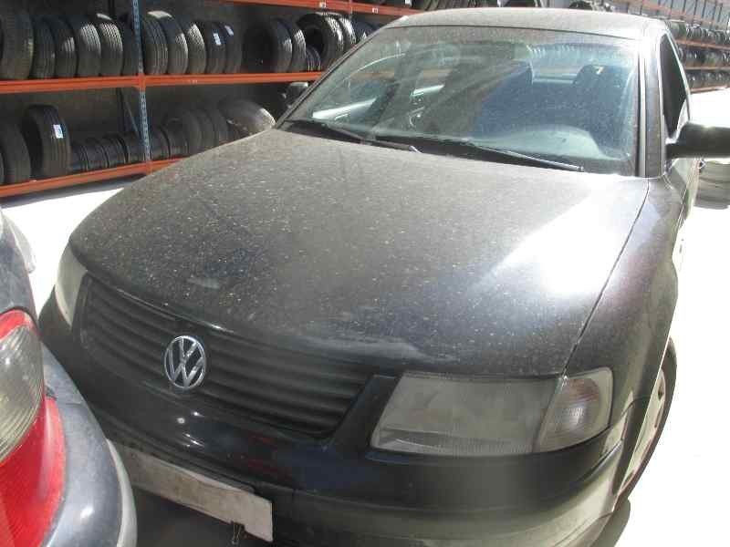 VOLKSWAGEN PASSAT BERLINA (3B2)