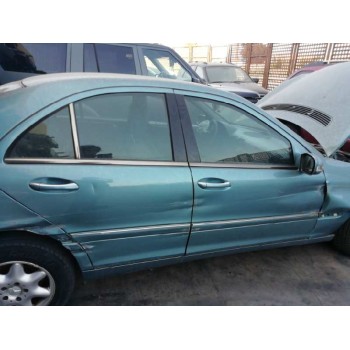 mercedes-benz clase c (w203) berlina del año 2001