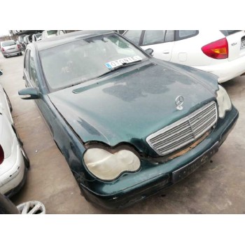 mercedes-benz clase c (w203) berlina del año 2001