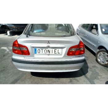 mitsubishi carisma berlina 5 (da0) del año 2002