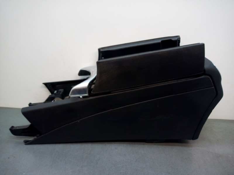 Recambio de apoyabrazos central para mercedes-benz clase c w205 c200 bluetec referencia OEM IAM A2056800150  