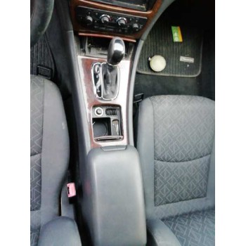 mercedes-benz clase c (w203) berlina del año 2001