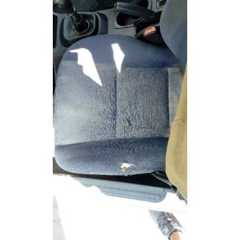 mitsubishi carisma berlina 5 (da0) del año 2002