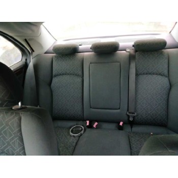 mercedes-benz clase c (w203) berlina del año 2001