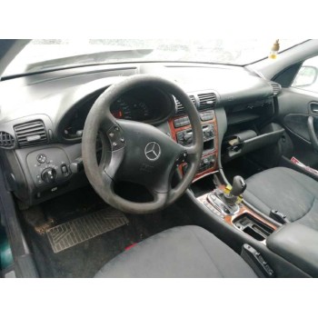 mercedes-benz clase c (w203) berlina del año 2001