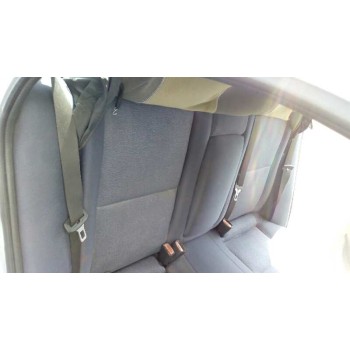 mitsubishi carisma berlina 5 (da0) del año 2002