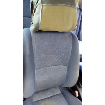 mitsubishi carisma berlina 5 (da0) del año 2002