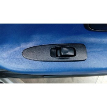 mitsubishi carisma berlina 5 (da0) del año 2002